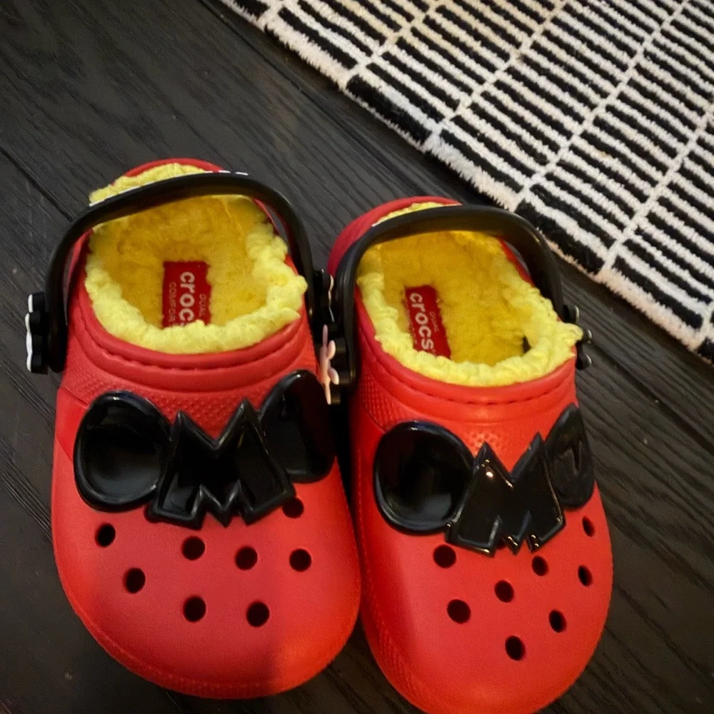 Mickey Mouse new without tags toddler lined crocs size 7